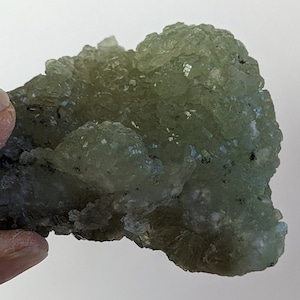 Prehnit Rohstein aus Marokko- Metaphysisches und Mineral-Neufund 2022 #2112