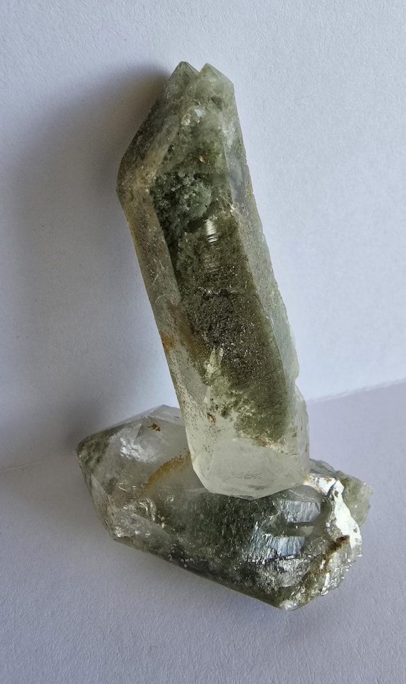 パキスタン産ヒマラヤ水晶（緑泥石含有） - 形而上学的鉱物標本
