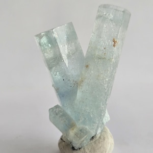 ナミビア、エロンゴ産天然ベリル変種アクアマリン結晶、標本番号7551