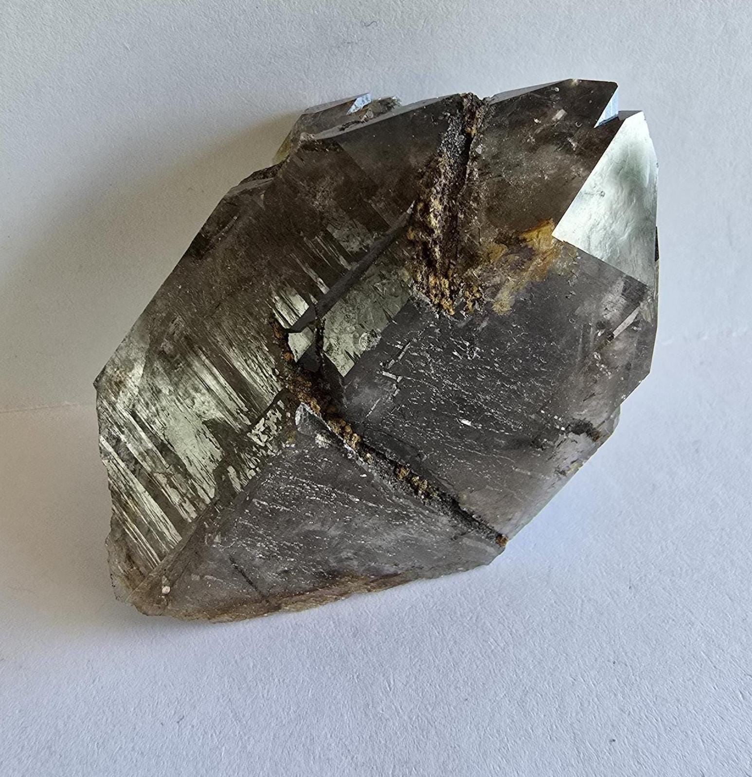 マラウイ産天然スモーキークォーツ水晶ポイント - 形而上学的鉱物標本