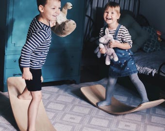Balance Rocking Board, waldorf wobble toy, toddler toy birthday gift | Choose Size (S or M) & Style (With/Without Felt Bottom)