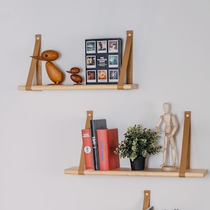 Wall shelf, Plant shelf wooden, Modern rustic leather strap shelf, Natural wood bookshelf, Contemporary floating design, Real leather straps