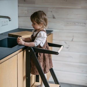 Tabouret d'assistant à hauteur réglable, tour Montessori, tour de cuisine pliable, assistant de tour de cuisine, escabeau, meubles Montessori image 1