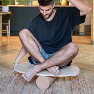 Balance training board - fun fitness board for improving balance, Exercise roller and balancing board, Balance board with a roller, Wobble