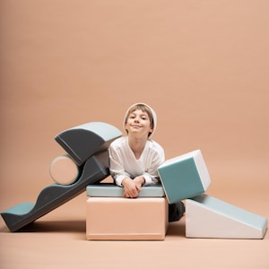 Parco giochi in schiuma per arrampicarsi e gattonare per bambini piccoli, blocchi da costruzione morbidi, blocchi a 7 forme