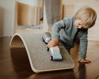 Balance Board mit Filz, Merino Wool FELT, Curvy board, Wooden curvy board, Activity board