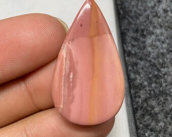 Australischer Pink Opal Cabochon, wunderschöner Cabochon 23 cts 37x21x5 mm 7097