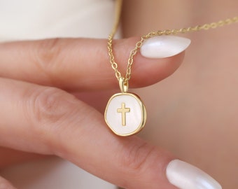 Collier croix délicat, pendentif croix minuscule en plaqué or, collier croix en nacre pour femme