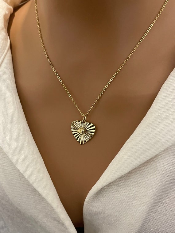 [COLD FRAME] /☆  VERY VINTAGE GOLD HEART PENDANT NECKLACE Vintagenecklace3.jpg?v=1752528408