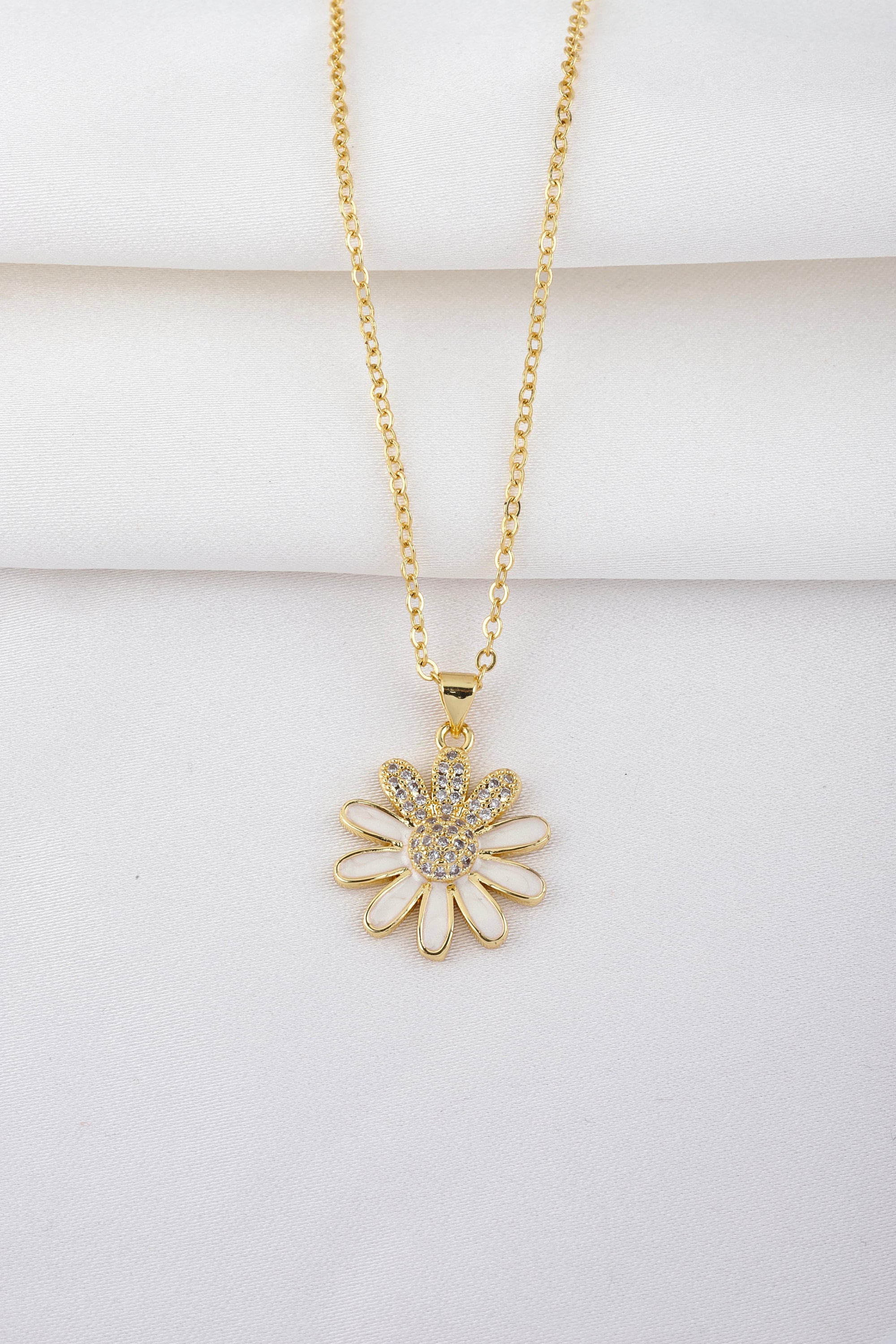 Gold Daisy Necklace, Gold Filled Daisy Flower Necklace for Women