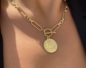 Statement toggle clasp necklace, medallion coin pendant, chunky rectangle link chain necklace, toggle choker, gold toggle clasp necklace