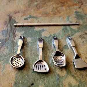 Miniature Kitchen Utensils Set 1.12 Scale Dollhouse Accessories, Tiny Cookware for Mini Food Scenes and DIY Decor