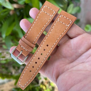 Pilot style watch strap from Pueblo leather, pre-installed quick release spring bars