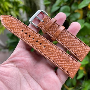 Horween Hatch Grain leather watch strap in golden brown color, all sizes with quick release spring bars