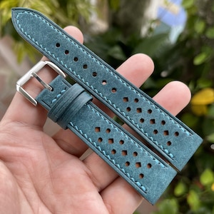 Pueblo leather watch strap in Ortensia color, pre-installed quick release spring bars
