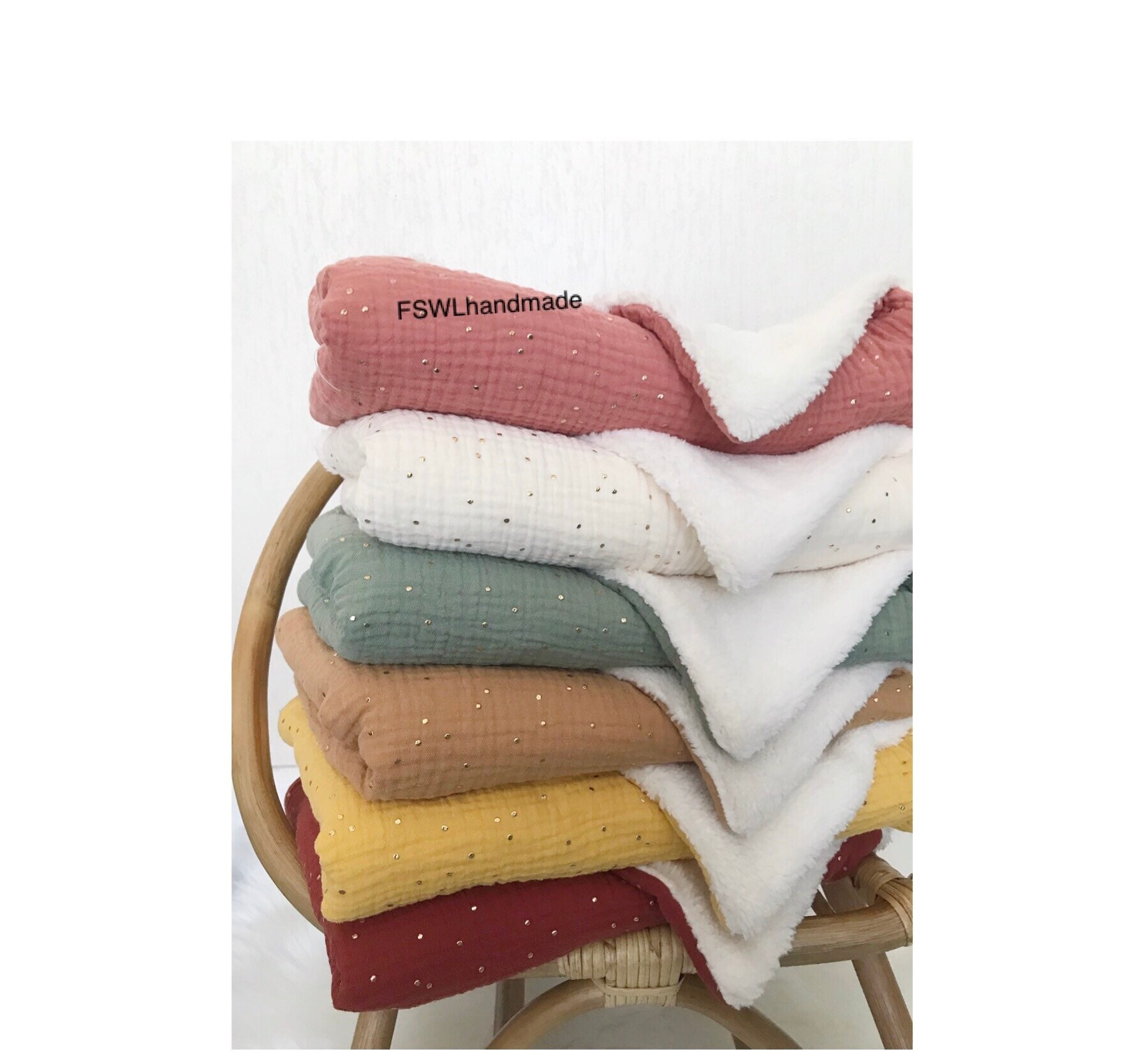 Couverture Bébé Personnalisée en Double Gaze de Coton et Minky Effet Peau Mouton Écru