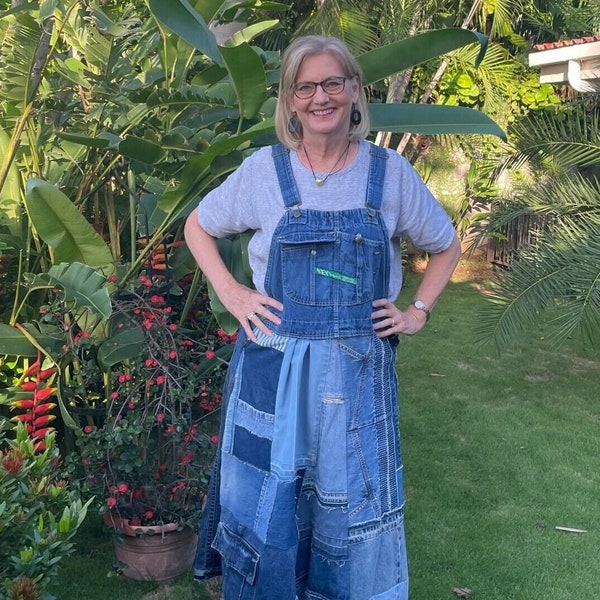 This Denim Overalls Dress is made from recycled denim. It uses just one pair of overalls and many cut denim pieces. Unique and sustainable.