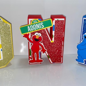 UNE lettres 3D, premier anniversaire, deux, lettres en papier cartonné, monstre rouge, biscuit | gros oiseau