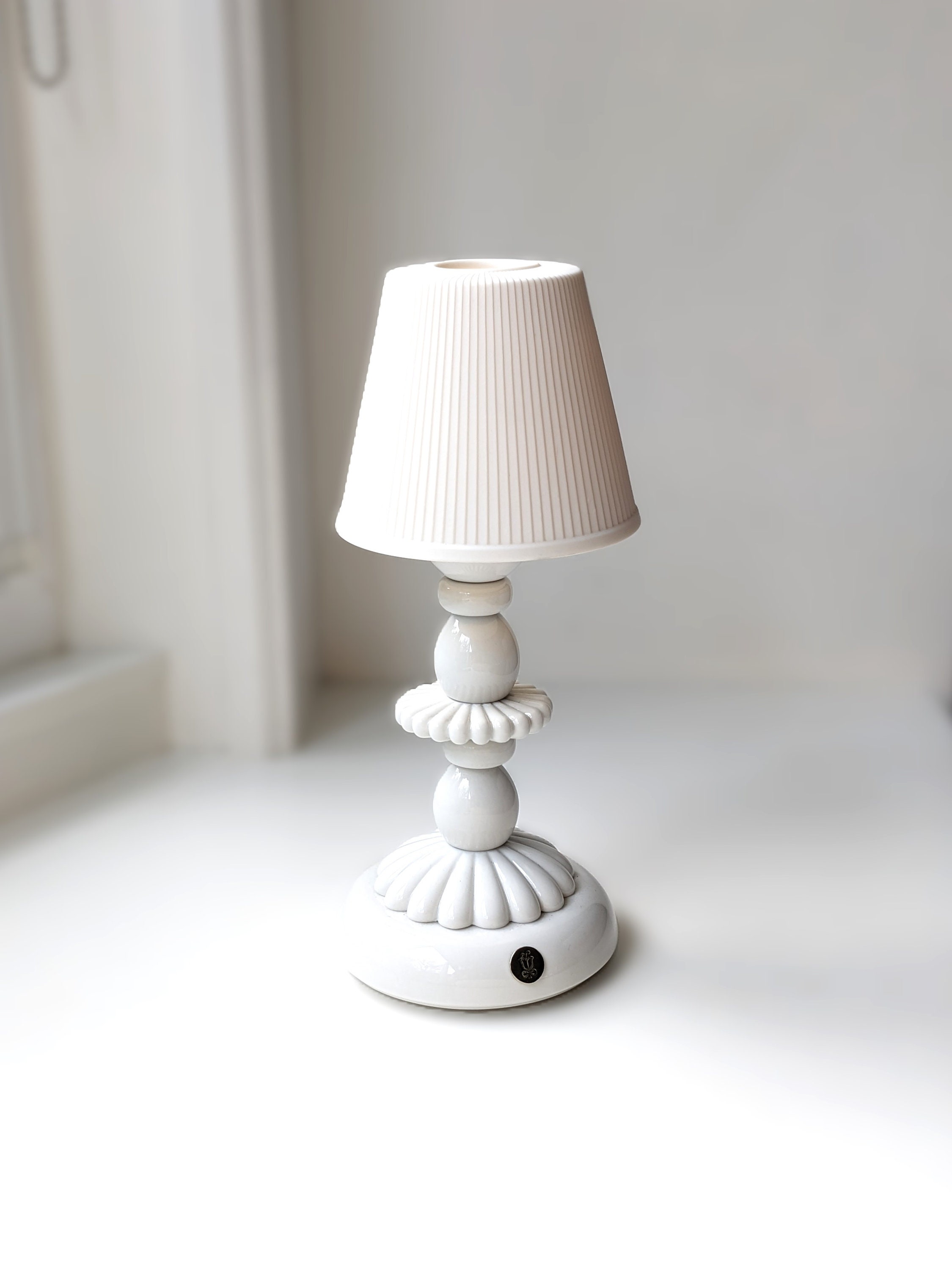 Cordless lamp sale base