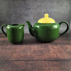 Vista Alegre Group 1824 Portugal Set of Teapot and Creamer/Milk Jug in Prisma Pattern, Made in Portugal