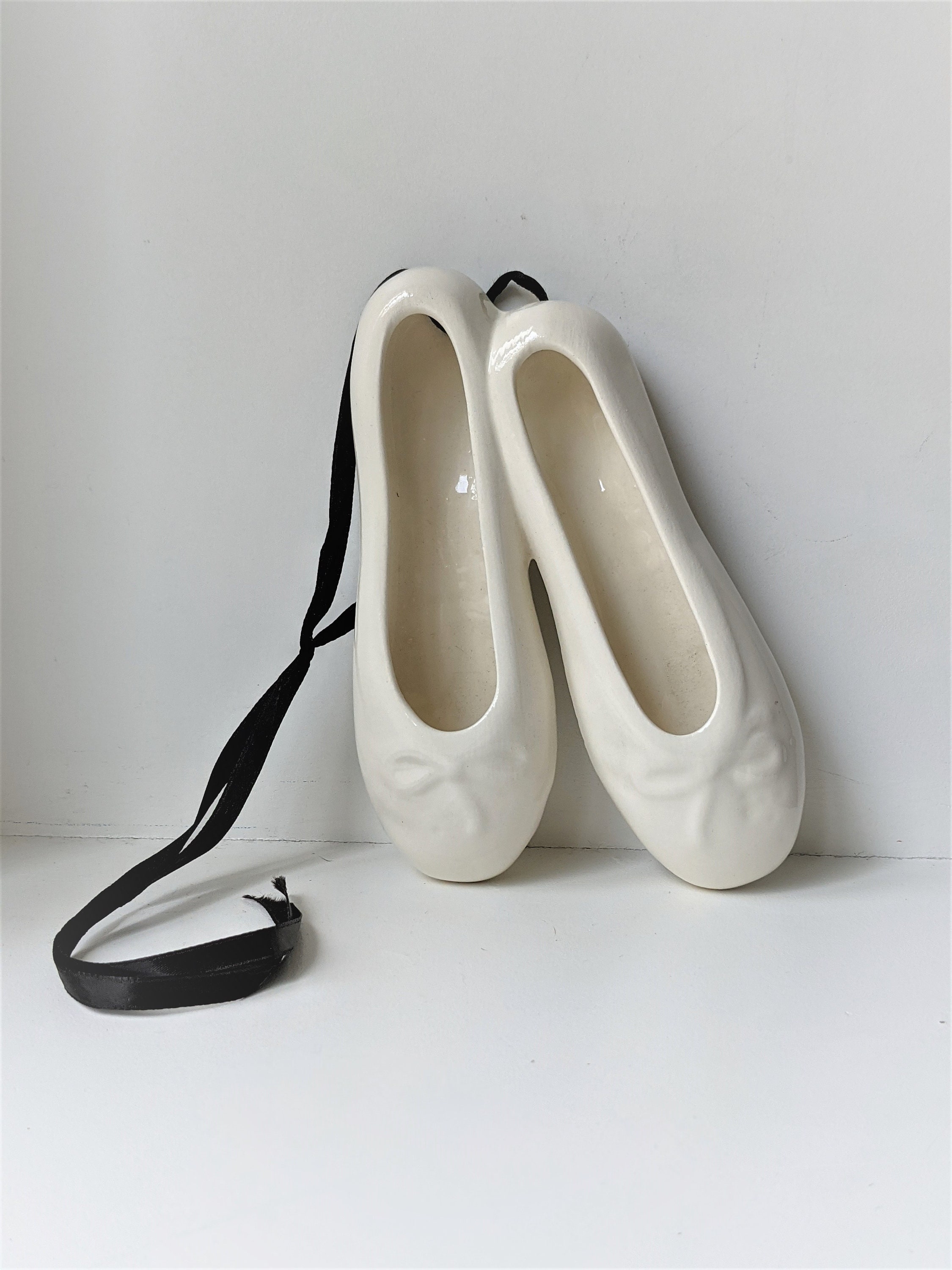 lint ballet flats