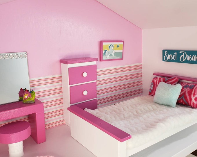 Wooden Dollhouse Queen Bed and Bedding 3 Size Options White Comforter W