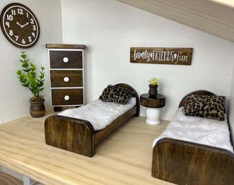 Casa de muñecas de madera con diseño de leopardo, cama individual (3 tamaños disponibles). Muebles para dormitorio. Ropa de cama en miniatura. Regalo de Navidad. Cumpleaños de niña. Reliquia.