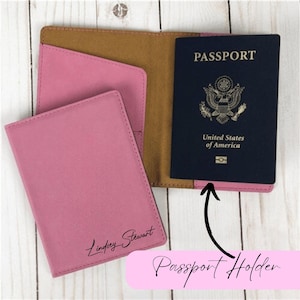 Porta pasaporte personalizado, Etiqueta de equipaje grabada, Billetera de cuero vegano, Set de viaje sentimental para ella, Billetera de viaje, Mensaje sentimental
