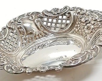 London 1967 hallmarked silver bon bon dish - beautifully crafted vintage silver