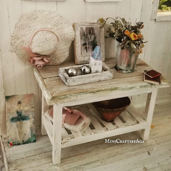 Table de cuisine rustique, pour la maison de poupée, la maison de poupée, les miniatures de maison de poupée, les miniatures,