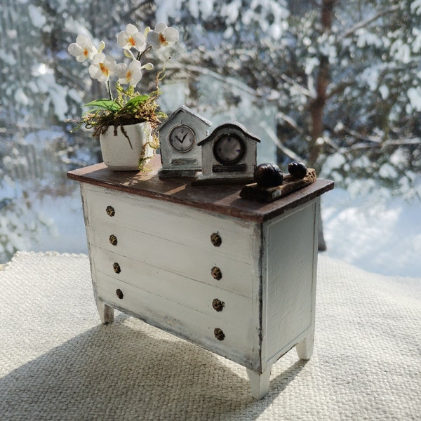 Mini commode en bois, meubles miniatures, commode Dollhoused vintage 3 tiroirs, commode vintage, livraison gratuite