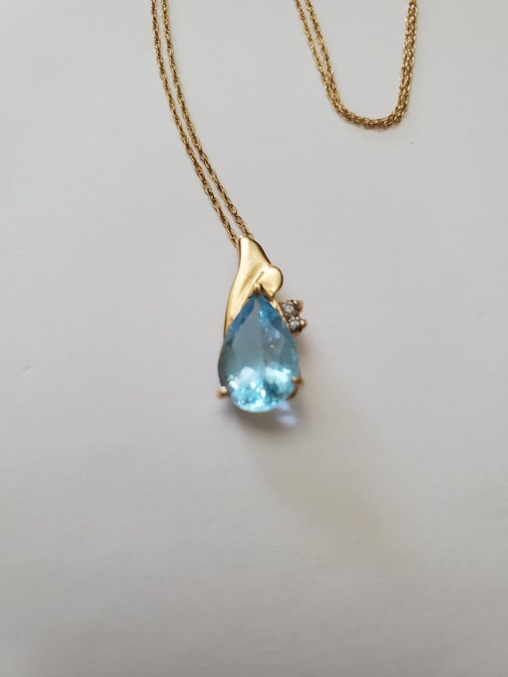Vintage 14k aquamarine necklace / aquamarine penda