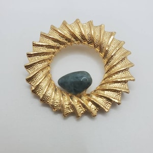 Dubarry Dfa scalloped wreath brooch with stone #555