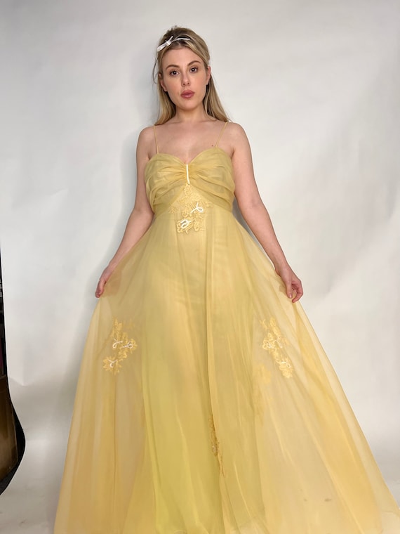 Découpe Carton Taille Réelle Marilyn Peach Night Gown - Figurine Carton Célébrité - Accessoire Fête - Neuf