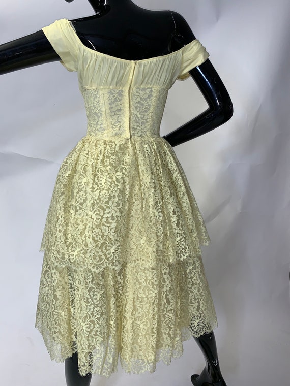 Absolutly beautiful VINTAGE 1950'S Lemon Yellow L… - image 2