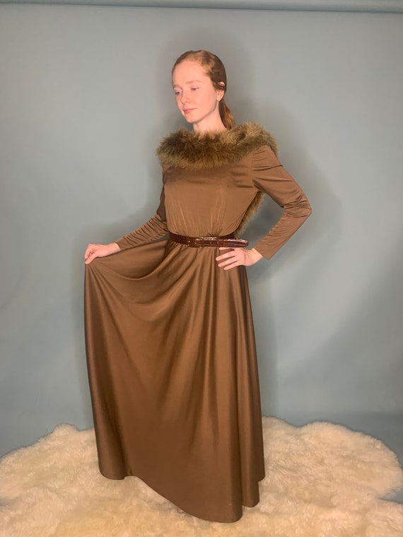 Stunning Vintage Brown Robe/Hostess House Dress