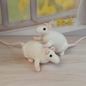 Customizable rat, White rat crochet, stuffed rat, realistic rat, personalized rat, pets