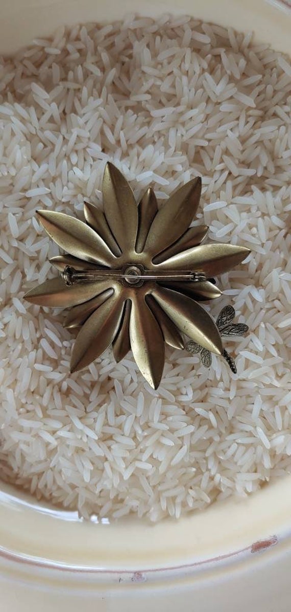 Beautiful Vintage Dragonflys and Flowers Brooch - image 2