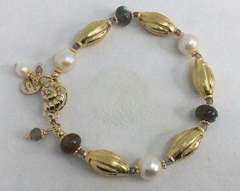 Labradorite, Pearl, and Vermeil Bracelet, Fresh Water Pearls, Faceted Labradorite, Smooth Labradorite, 14k gf Conch Shell Box Clasp, Gems