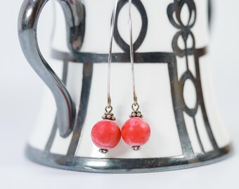 Pendientes de aro minimalistas de plata 925 con cristales esmerilados y diseño de bayas