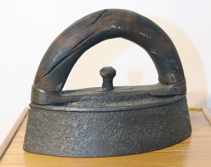 Antique Sad Iron | Laundry Room Decor Cast Iron | Ironing | Pressing | Vintage Paperweight | Doorstop | Primitive | Rustic