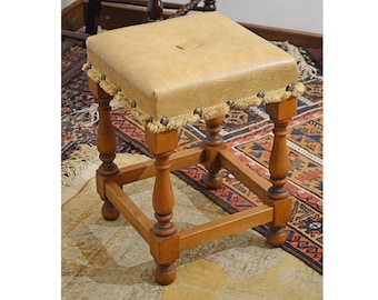 Stool in baroque design | Vintage upholstered bench |
