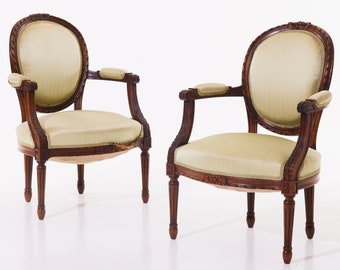 Antique Rococo French Louis XV Carved Rococo Armchair, 1800-1900s | Fauteuil Armchair | Chaise de Style Louis XV