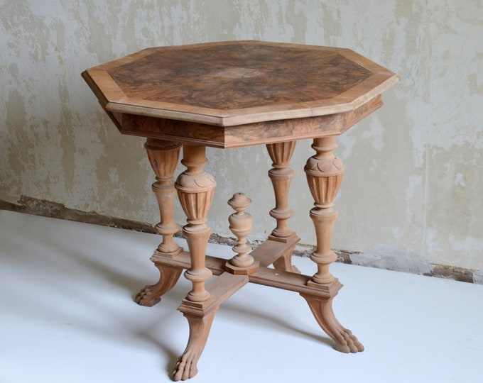 Mahogany octagonal table on stunning paw feet, 1840-1890 | Original antique | Rare find