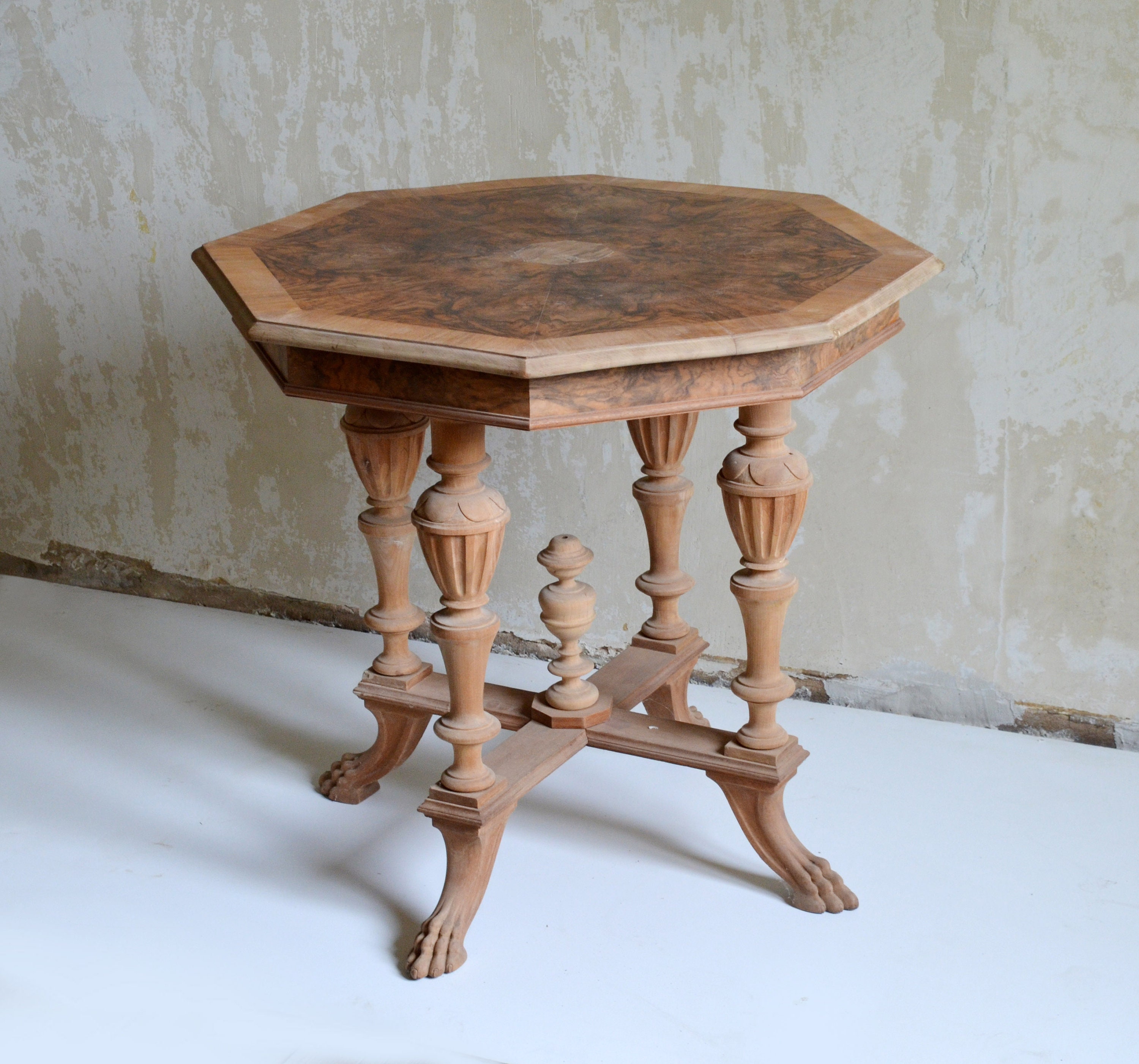 Mahogany Octagonal Table on Stunning Paw Feet 1840 1890 Original