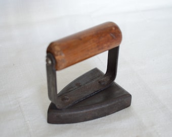 80mm Sad Iron | Laundry Room Decor Iron | Ironing | Pressing | Vintage Sad Iron