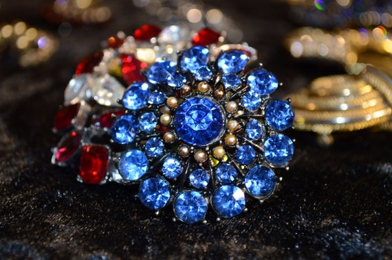 Broche Ancienne / Vintage En Métal Et Cristal Bleu - Bijou Fantaisie - Occasion