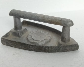 95mm Sad Iron | Laundry Room Decor Iron | Ironing | Pressing | Vintage Sad Iron