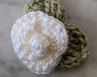 Vintage Colored Crochet Rose - White
