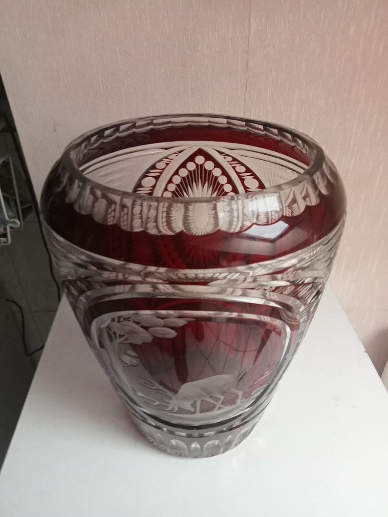 Large Vase in Red Saint Louis Cut Crystal - Thumbnail 3